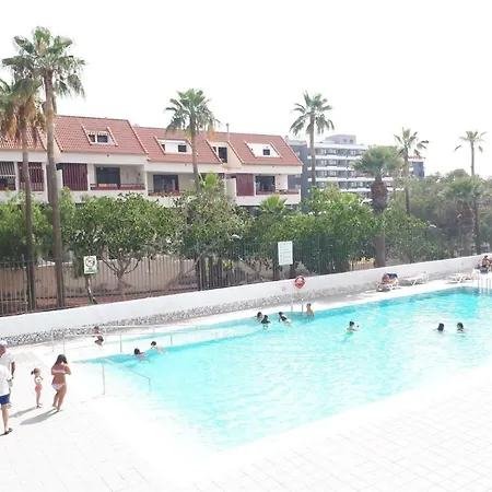 Playa Honda 公寓
