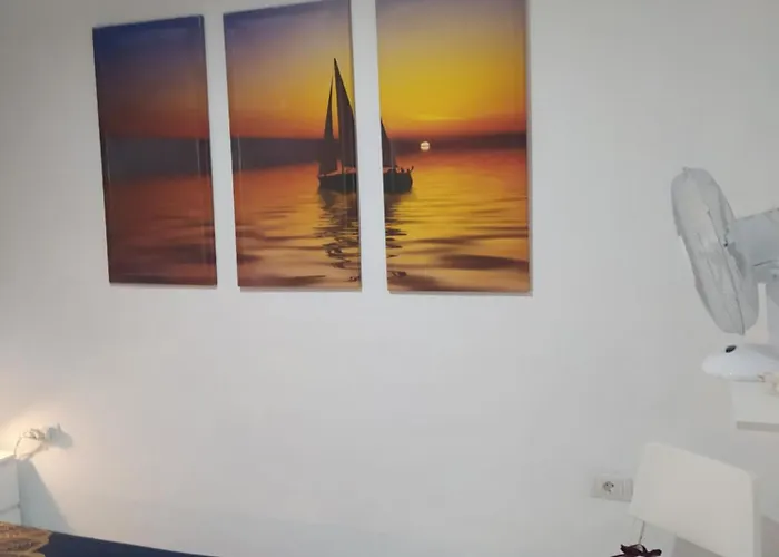 Playa Honda Apartmán *